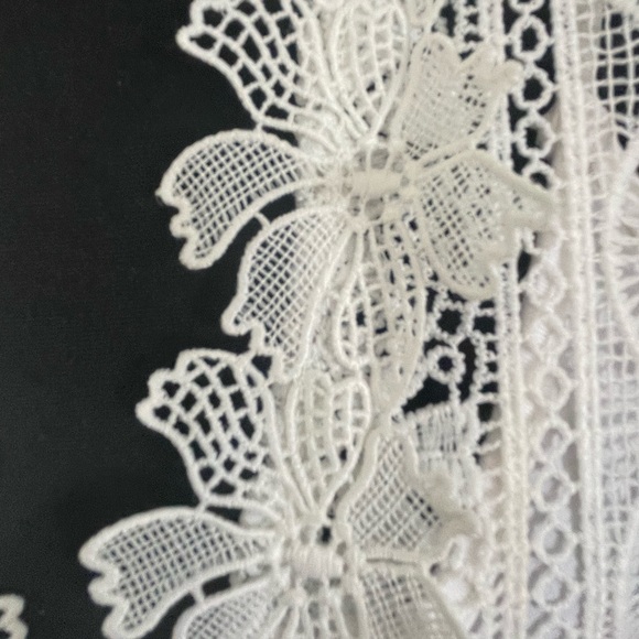 Lace robe with knee length slip - Picture 3 of 6